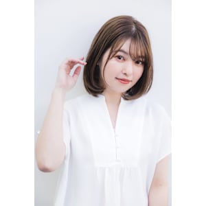 丸みミディアムボブ