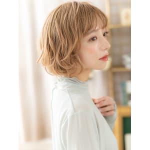 外国人風ハイトーンカラーボブウルフマッシュ　くすみベージュ