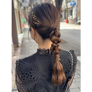 ヘアアレンジ　ヘアセット　編みおろし　結婚式　お呼ばれヘア