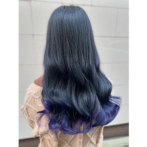グラデーションカラー　ネイビーブルー　ブルベ　寒色系カラー