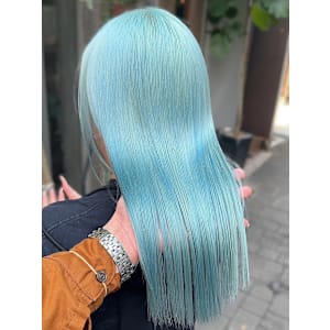 ターコイズブルー　ハイトーン　ケアブリーチ　透明感カラー