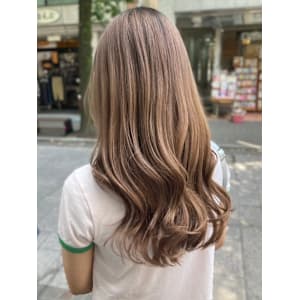 ミルクティーベージュ　ケアブリーチ　ハイトーン　コテ巻き