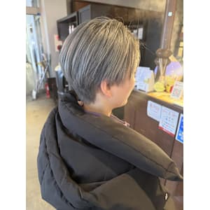 ダブルカラー/シルバー/透明感/ショート