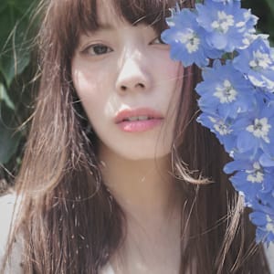 大人プラチナライラックグレージュ重めロング