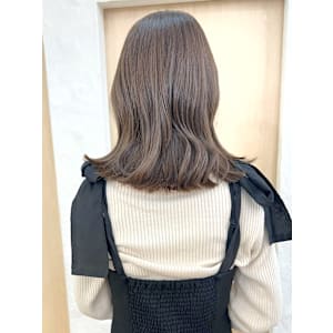 【新井】こっくり透明感 ブラウンベージュ　ミディアムヘア♪