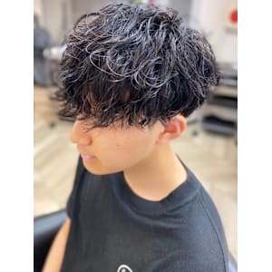 波巻きパーマ　ニュアンスパーマ　メンズパーマ　黒髪