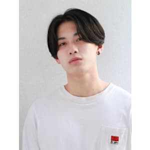 センターパート　カルマパーマ　アッシュブラック　20代