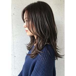 30代40代50代コテ巻きワンカールで仕上げる大人レイヤ髪質