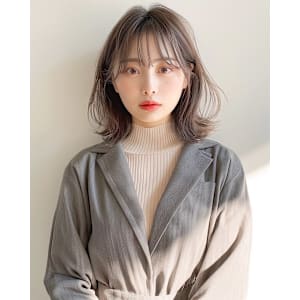 ナチュラル感あふれる柔らかミディアムレイヤー
