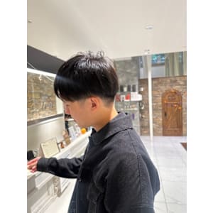 刈り上げマッシュスタイル