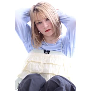 ホワイトブロンド×アンニュイミディアム20代30代40代