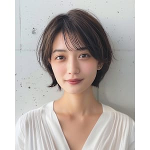 ナチュラルな質感の大人ショート