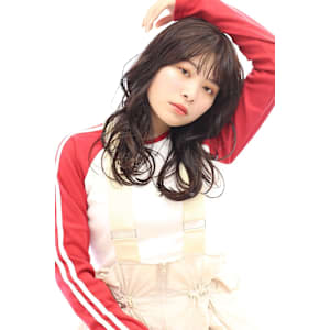 ウェーブミディアムレイヤー美髪チャコールブラウン20代30代