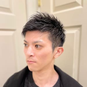 ツーブロックショートスタイル