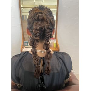 三つ編みMIXヘアアレンジ