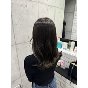 オリーブグレージュ