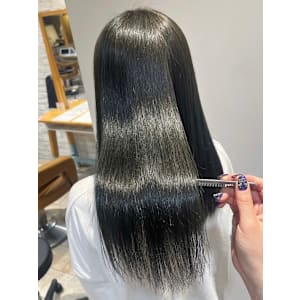 アッシュブラック