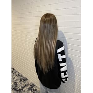 グレージュ×グレー