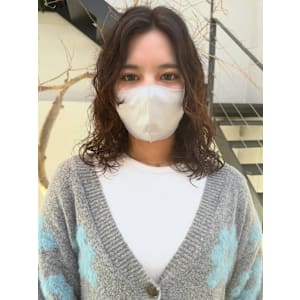 ミディアム　ヒッピーパーマ　レイヤーカット　前髪なし