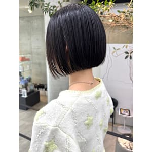 髪質改善トリートメント　切りっぱなしボブ　ショートボブ　黒髪