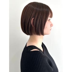 オイルカラー　モカベージュ　ショートボブ　20代　レイヤー