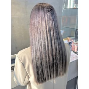 グレージュ　アッシュ　ハイトーン　ダブルカラー　ロングヘア