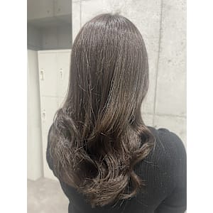 ツヤ感オリーブグレージュ