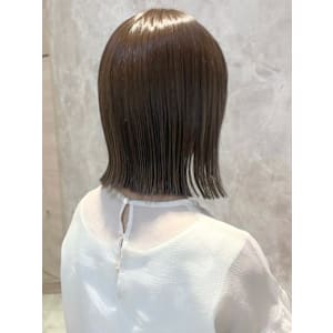 マロンベージュ　髪質改善メテオカラー　切りっぱなしボブ