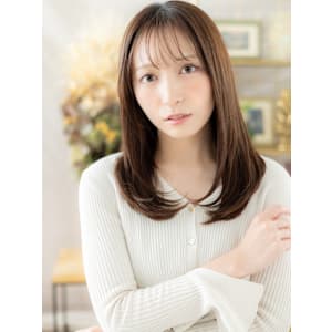 うぶバング小顔ワンカールストレートレイヤー　くすみベージュ