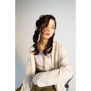 Yona Saint×スタイル