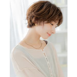 くせ毛風マッシュパーマ小顔ショートウルフ　フェザーショート