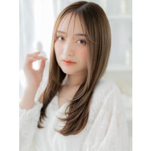 グレーベージュ小顔エアストレートワンカール　姫カットレイヤー