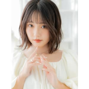 乾かすだけ大人可愛い黒髪ゆるふわボブパーマ　くすみベージュ