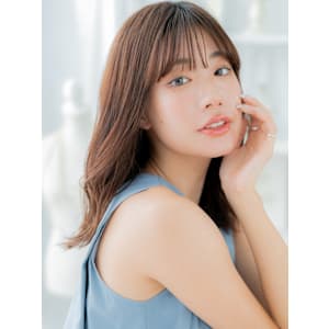 抜け感ミディアムレイヤーカットウェットヘア　マロンベージュ