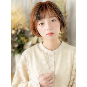 ダブルカラーハイライトフレンチカジュアル　刈上げボブ