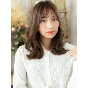 抜け感斜めバング韓国風巻きニュアンスパーマ　マロンベージュ