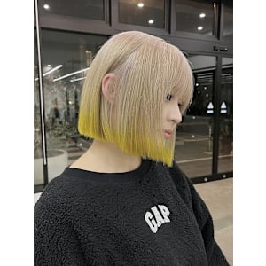 10代20代ミディアムストレートタッセルボブハイトーン