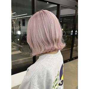 ホワイトピンク10代20代ミディアムボブハイトーン韓国ツヤ