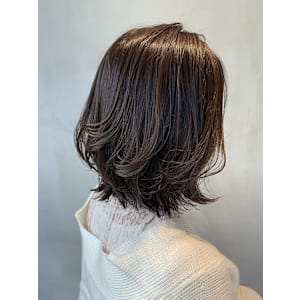 ゆるふわ外ハネミディ やわらかラベンダー×アッシュ