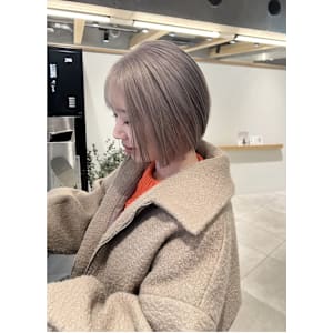 ミニボブ　ミルクティーグレージュ