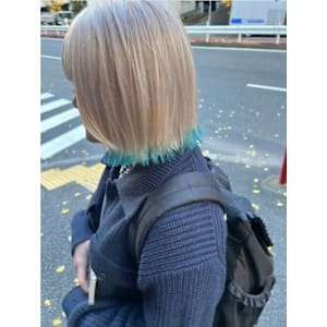 ホワイトブリーチ×裾カラーターコイズ