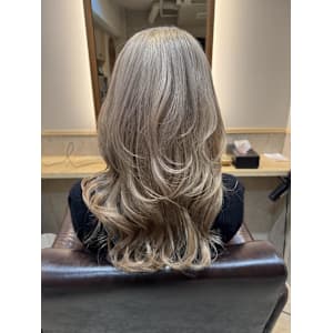 グレージュカラー