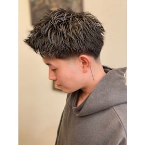 メンズツーブロックテーパーフェード - メンズ専門理容室 BroTokyo BARBERSHOP 銀座店【メンズセンモンリヨウシツブロートーキョーバーバーショップギンザテン】掲載中