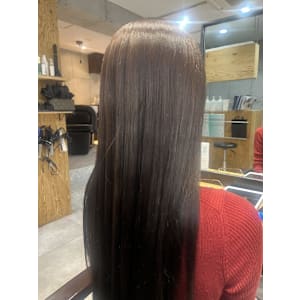 オリーブベージュカラー