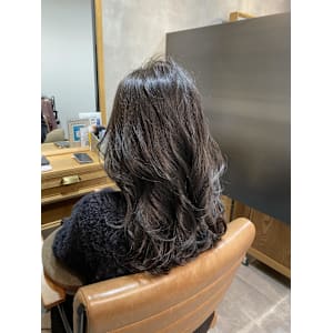 ダークグレージュ