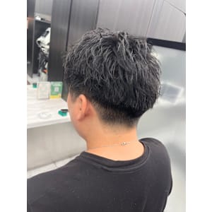 黒髪 短髪 ツーブロック 束感