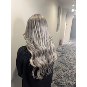 ハイトーンで明るくイメチェン！ - Bulansis Hair【ブランシス ヘアー】掲載中