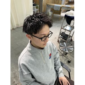 刈り上げスパイキーショート