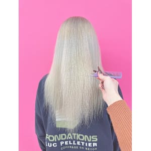 ロングリタッチからホワイトブロンド！