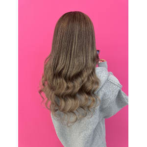 ほんのりグラデーションで大人きれいめギャル！